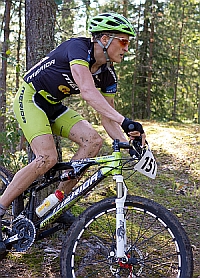 Jussi Rossi maastopyöräkilpailussa